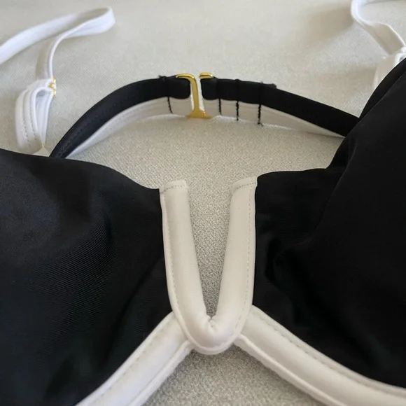 2 Pack BMWT No Boundaries Black & White Underwire Bikini Top (Black & White, XS) - Picture 6 of 7